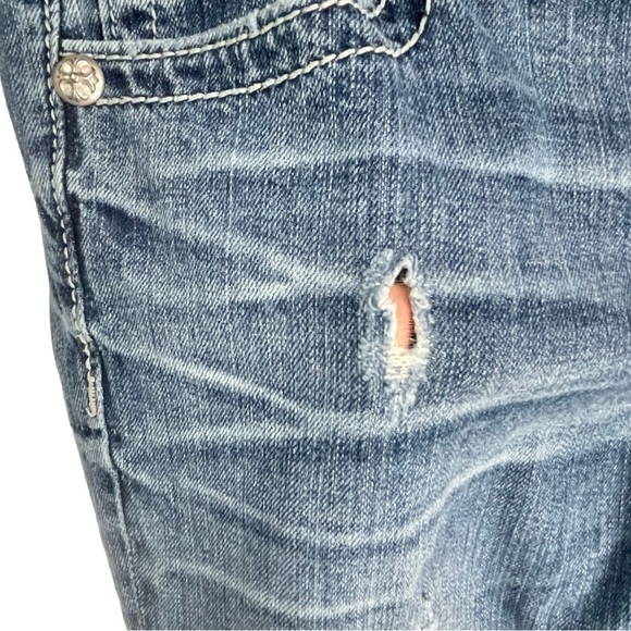 MISS ME EASY BOOT RHINESTONE EMBROIDERED DISTRESSED BOOTCUT JEANS - Picture 9 of 15